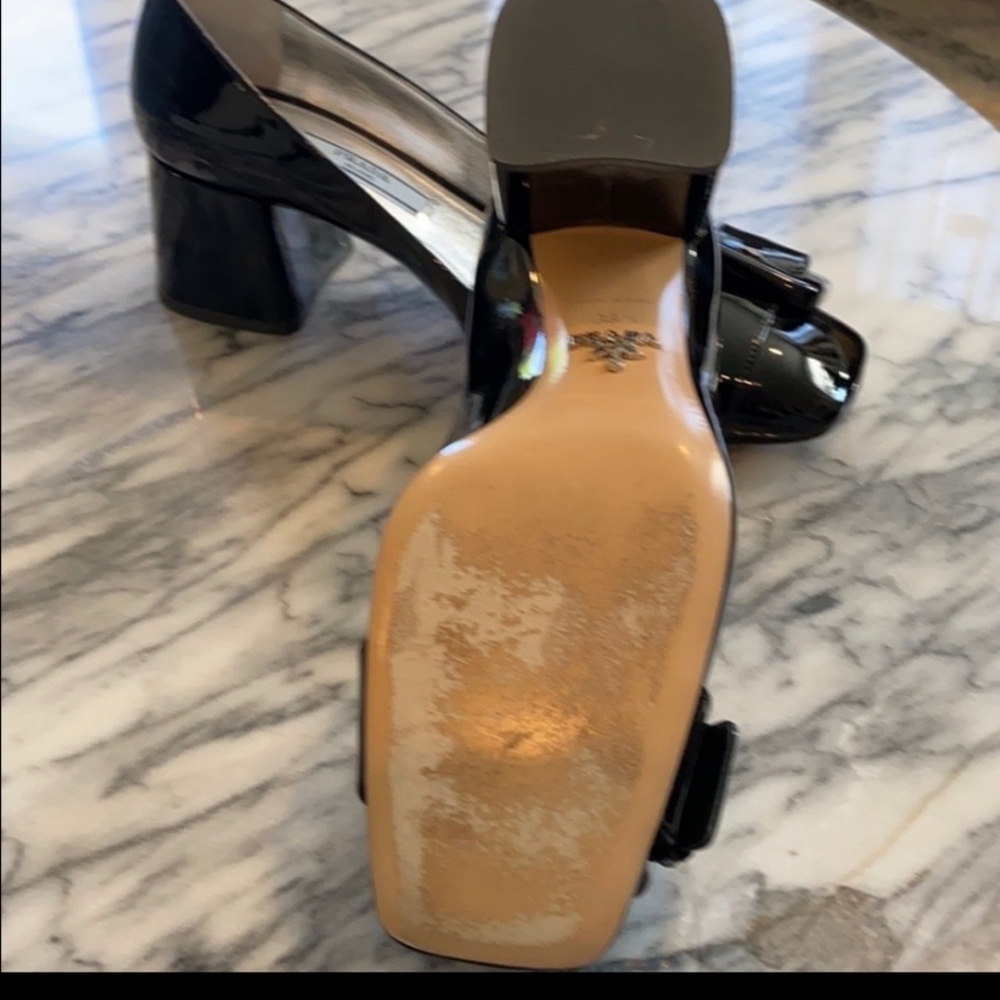 Prada buckled black pump - Picture 6 of 9